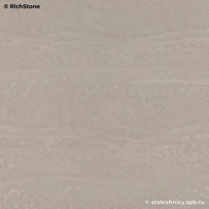 Светлая глянцевая столешница из кварцевого агломерата под мрамор фото